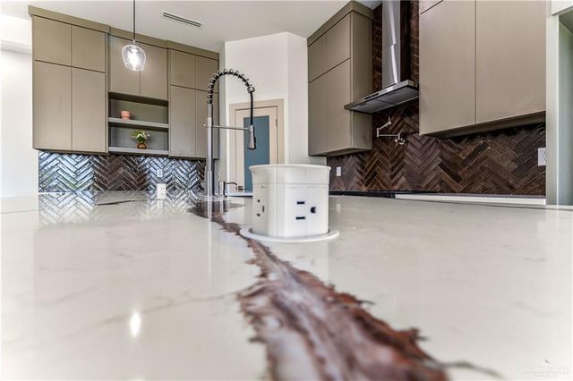 514 Oriole Drive, Los Fresnos, TX 78566