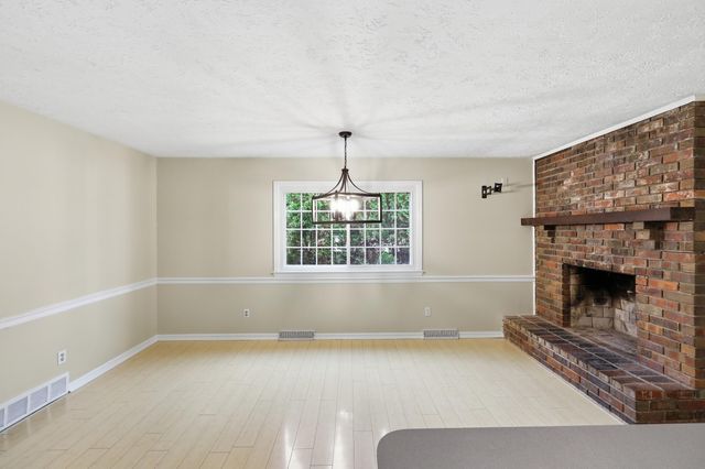 512 Cromwell Way, Lexington, KY 40503