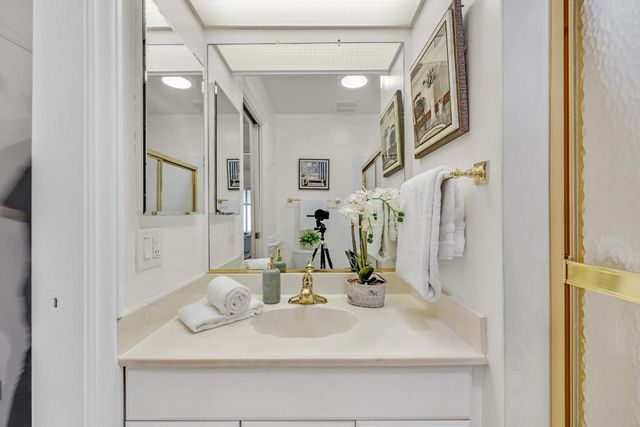 3405 Catalina Avenue, Alameda, CA 94502