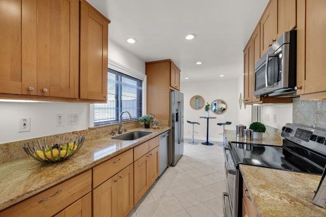 3405 Catalina Avenue, Alameda, CA 94502