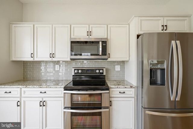 120 HAWTHORNE GREENE CIR, La Plata, MD 20646