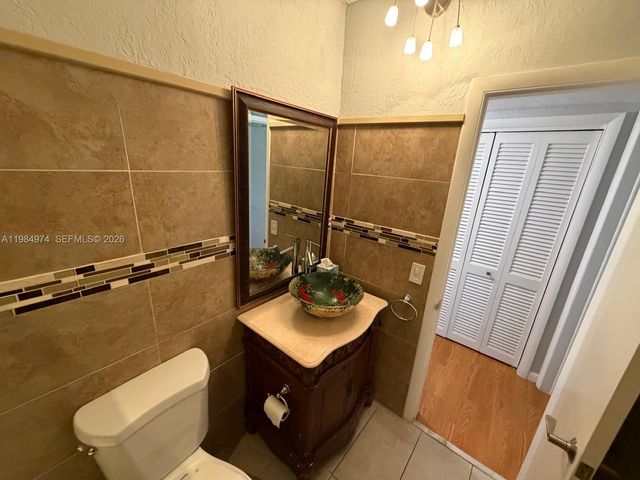 630 Layne Blvd 215, Hallandale Beach, FL 33009