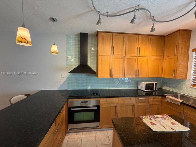 630 Layne Blvd 215, Hallandale Beach, FL 33009