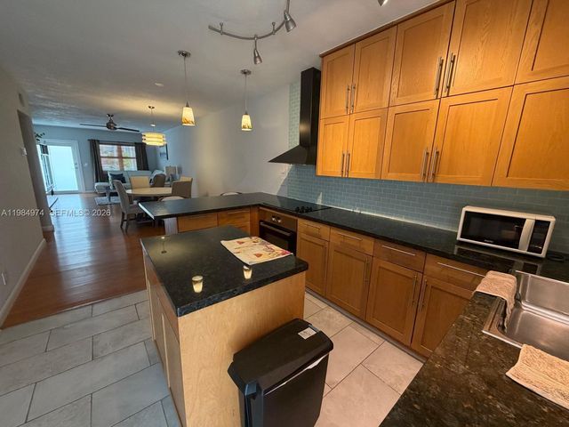 630 Layne Blvd 215, Hallandale Beach, FL 33009