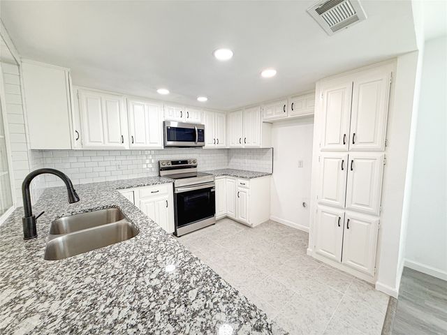 2008 Gardanne Lane, Carrollton, TX 75007