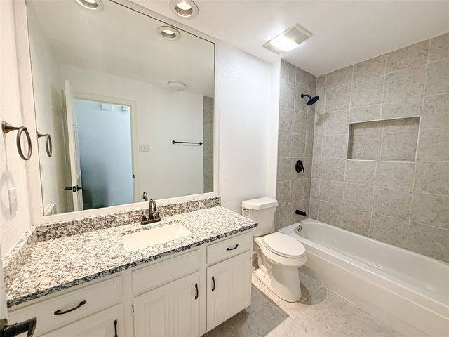 2008 Gardanne Lane, Carrollton, TX 75007