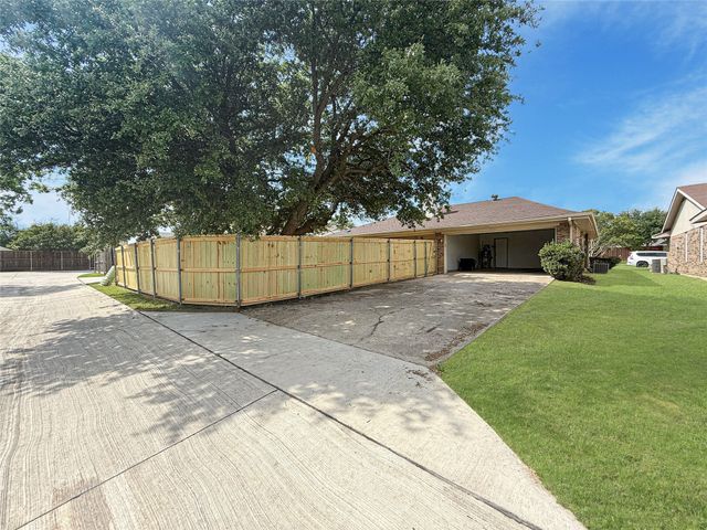 2008 Gardanne Lane, Carrollton, TX 75007