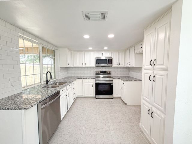 2008 Gardanne Lane, Carrollton, TX 75007