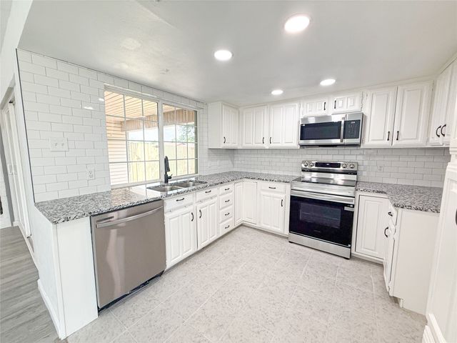 2008 Gardanne Lane, Carrollton, TX 75007