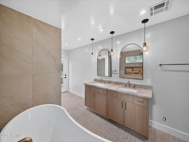 1712 E Whitton Avenue, Phoenix, AZ 85016