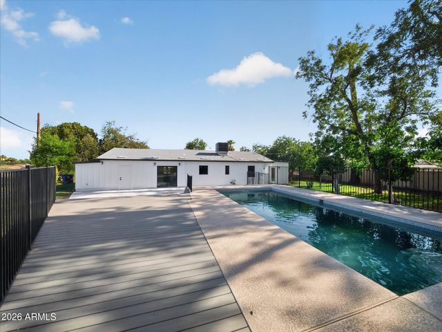 1712 E Whitton Avenue, Phoenix, AZ 85016