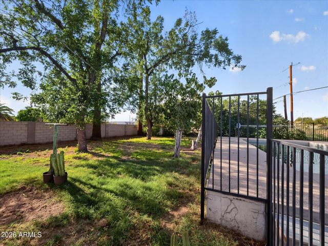 1712 E Whitton Avenue, Phoenix, AZ 85016
