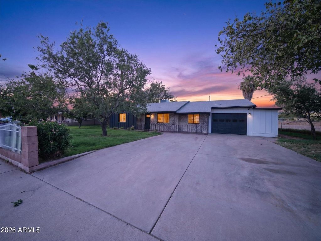 1712 E Whitton Avenue, Phoenix, AZ 85016