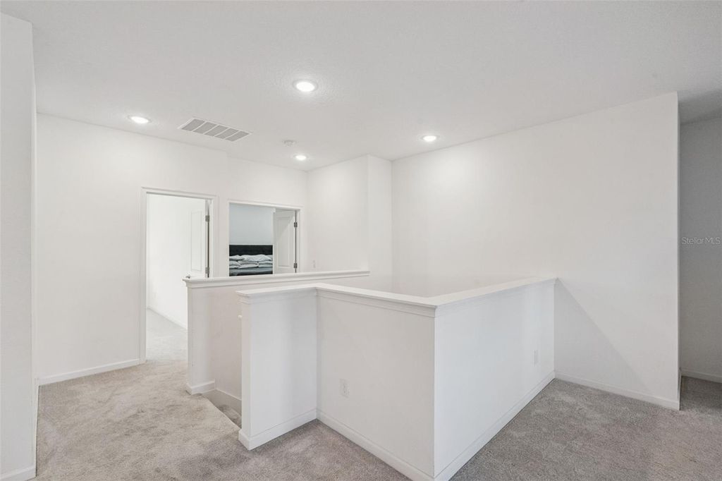 Image 11 of property listing at 609 FORTUNA DRIVE, Davenport, FL 33837