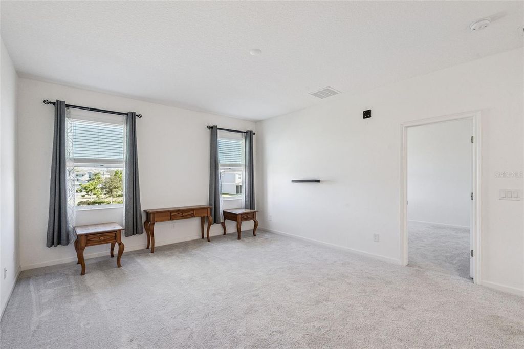 Image 12 of property listing at 609 FORTUNA DRIVE, Davenport, FL 33837