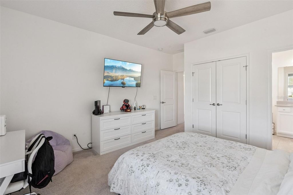 Image 17 of property listing at 609 FORTUNA DRIVE, Davenport, FL 33837