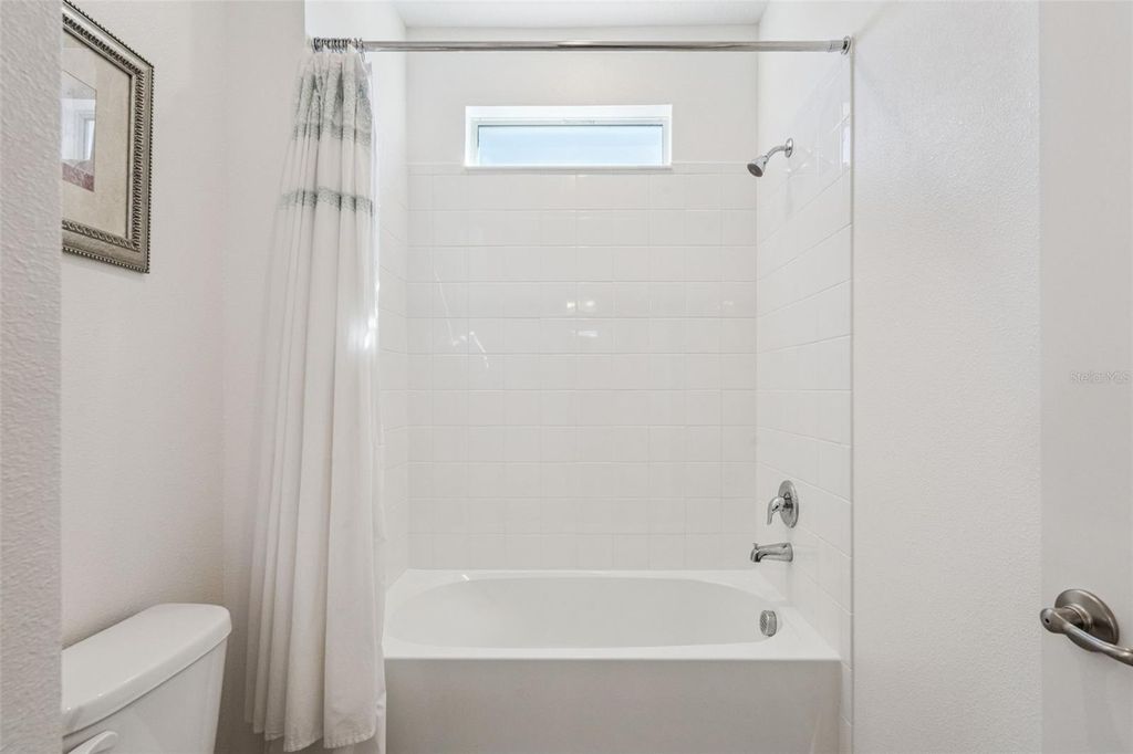 Image 22 of property listing at 609 FORTUNA DRIVE, Davenport, FL 33837