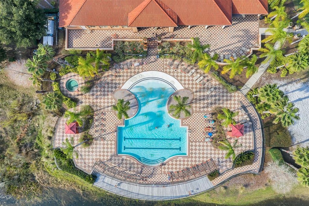 Image 36 of property listing at 609 FORTUNA DRIVE, Davenport, FL 33837