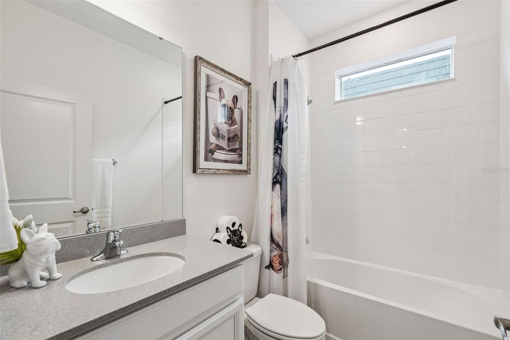 Image 10 of property listing at 609 FORTUNA DRIVE, Davenport, FL 33837