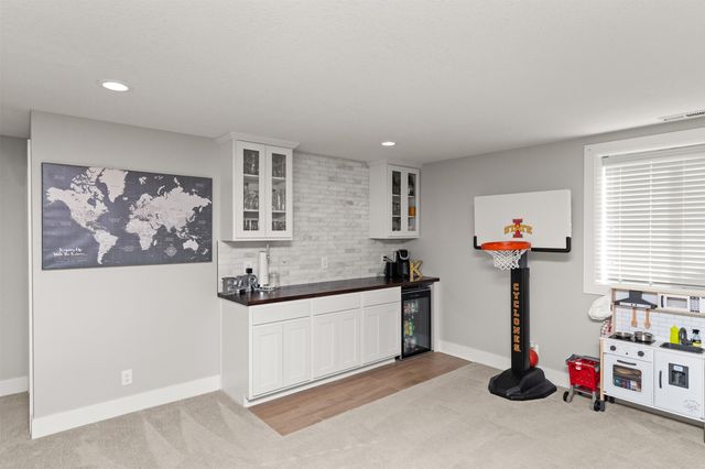 700 SE 15th Street, Grimes, IA 50111