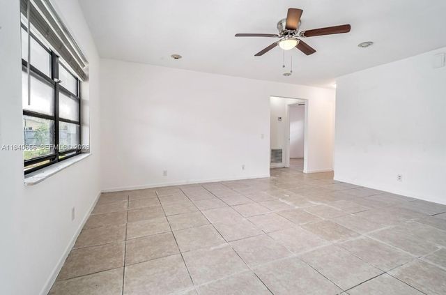 4030 SW 19th St, West Park, FL 33023