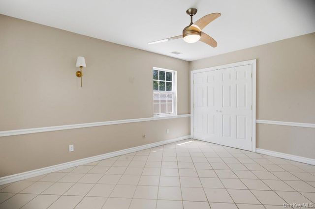 532 Race Place, Oakdale, NY 11769