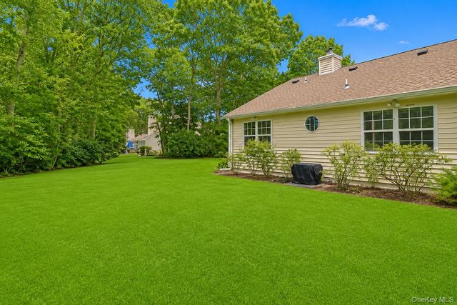 532 Race Place, Oakdale, NY 11769