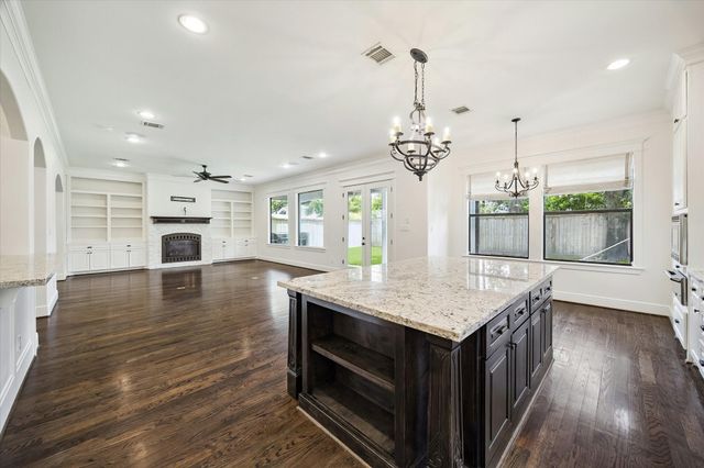 1539 Hewitt Drive, Houston, TX 77018