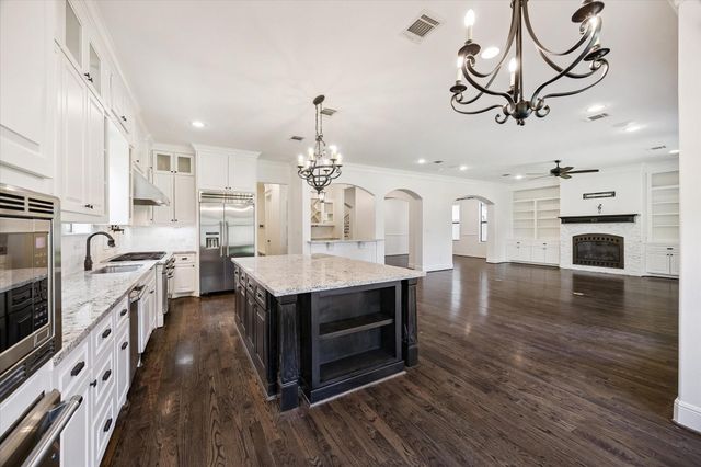 1539 Hewitt Drive, Houston, TX 77018