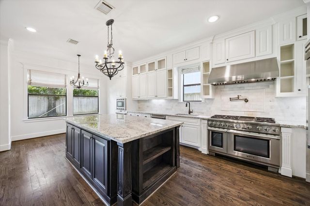1539 Hewitt Drive, Houston, TX 77018