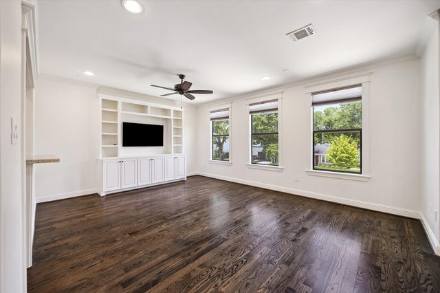 1539 Hewitt Drive, Houston, TX 77018