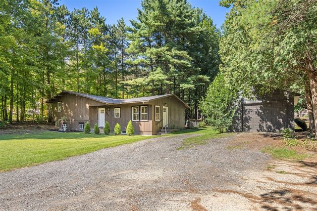 3233 13 Mile Road, Rockford, MI 49341
