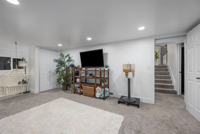 3233 13 Mile Road, Rockford, MI 49341