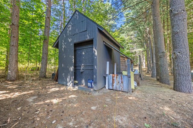 3233 13 Mile Road, Rockford, MI 49341