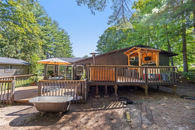 3233 13 Mile Road, Rockford, MI 49341