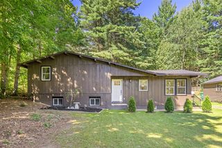 3233 13 Mile Road, Rockford, MI 49341