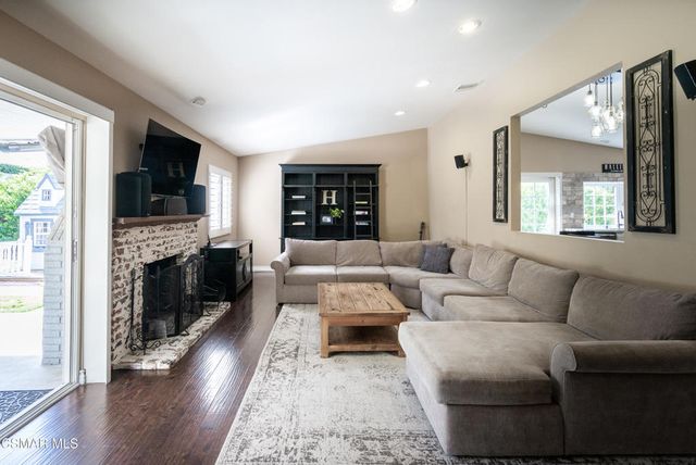78 N Sabra Avenue, Oak Park, CA 91377