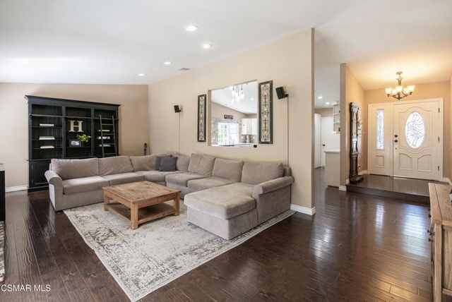 78 N Sabra Avenue, Oak Park, CA 91377