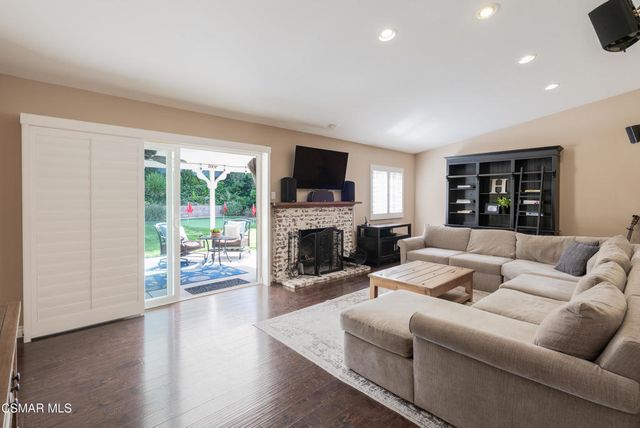 78 N Sabra Avenue, Oak Park, CA 91377