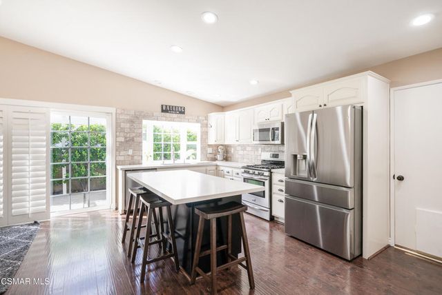 78 N Sabra Avenue, Oak Park, CA 91377