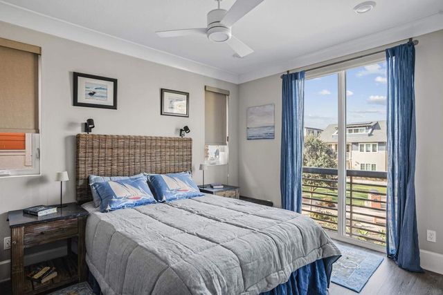 810 Santa Barbara Pl, San Diego, CA 92109