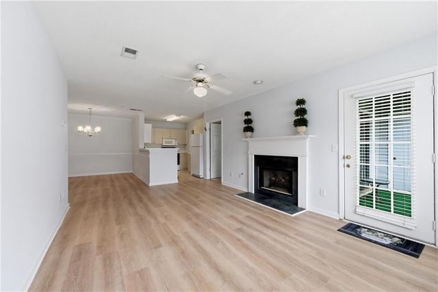812 Vinings Forest Lane SE, Smyrna, GA 30080