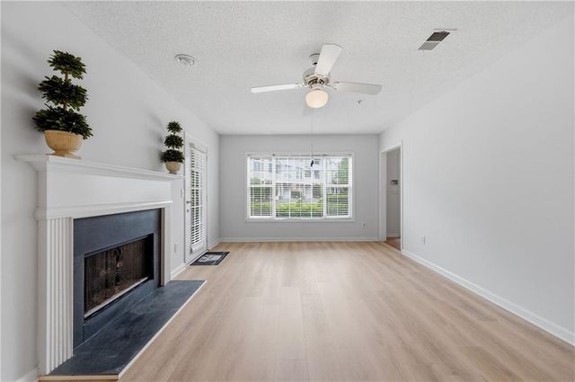 812 Vinings Forest Lane SE, Smyrna, GA 30080