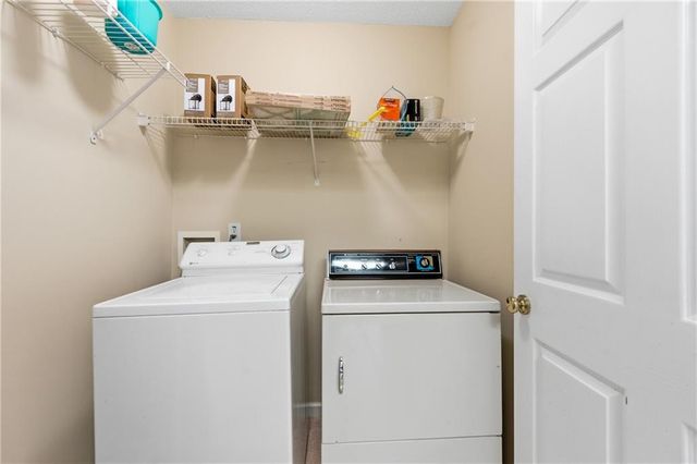 812 Vinings Forest Lane SE, Smyrna, GA 30080