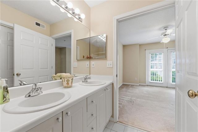 812 Vinings Forest Lane SE, Smyrna, GA 30080