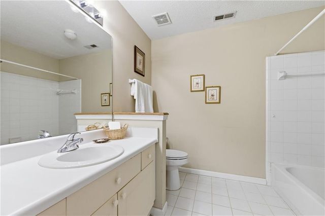 812 Vinings Forest Lane SE, Smyrna, GA 30080