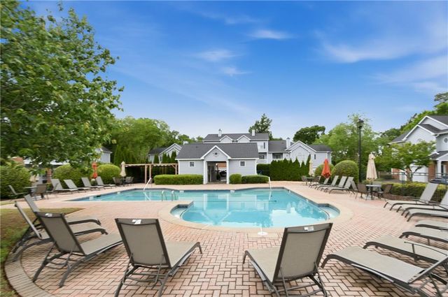 812 Vinings Forest Lane SE, Smyrna, GA 30080