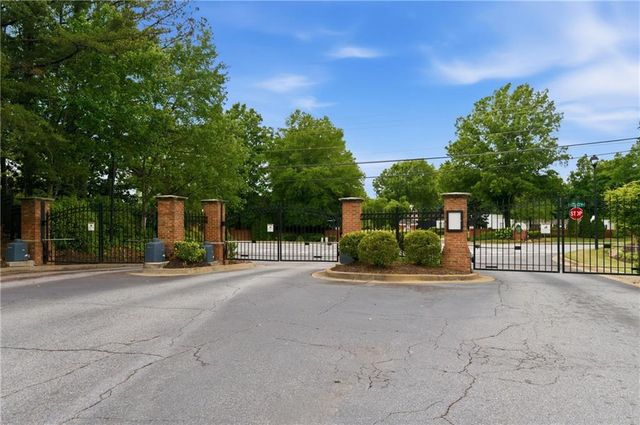 812 Vinings Forest Lane SE, Smyrna, GA 30080