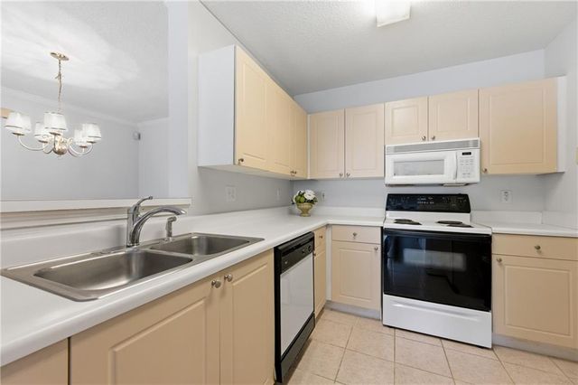 812 Vinings Forest Lane SE, Smyrna, GA 30080