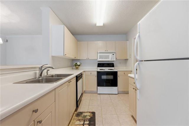 812 Vinings Forest Lane SE, Smyrna, GA 30080